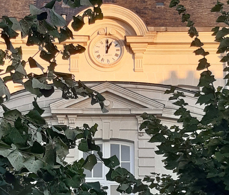 L’Amicale a financé la remise en état de l’horloge de Jules Verne